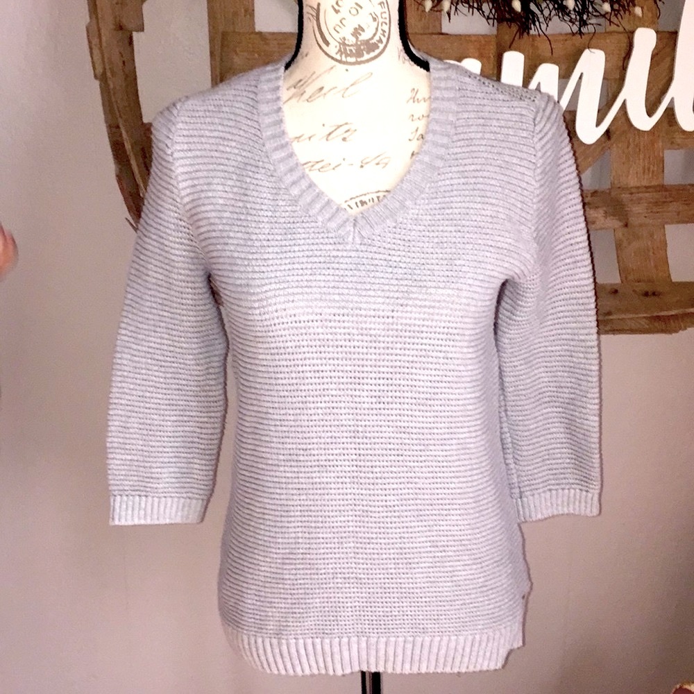 Tommy Hilfiger sweater size Medium